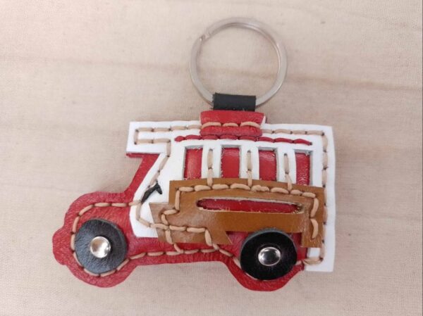 Genuine leather key chain for a double-decker bus